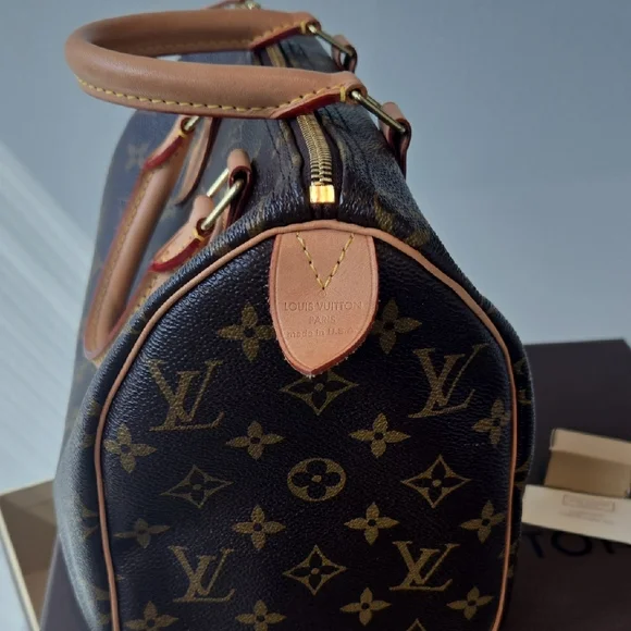 Louis Vuitton Speedy 25 with keys, box & dust bag.  Excellent Condition! - Picture 6 of 16